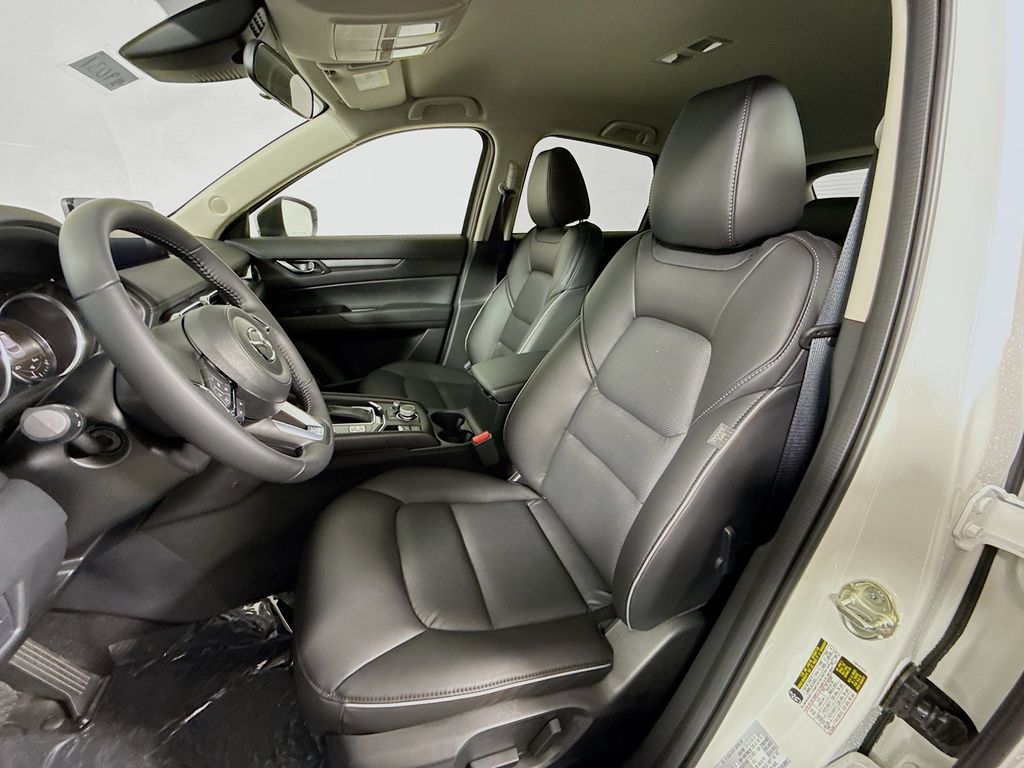 2025 Mazda CX-5 2.5 Select photo 18