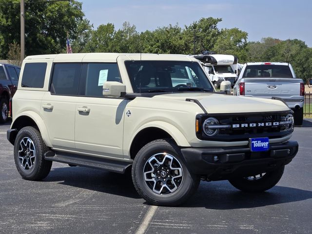 2025 Ford Bronco Outer Banks photo 2