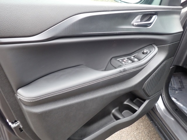 2025 Jeep Grand Cherokee Laredo photo 14
