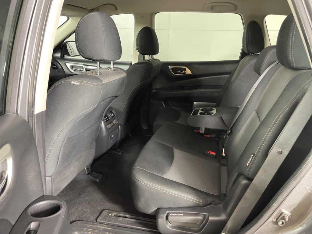 2020 Nissan Pathfinder S photo 33