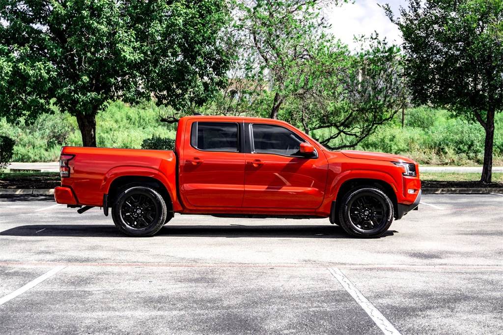 2024 Nissan Frontier SV photo 4