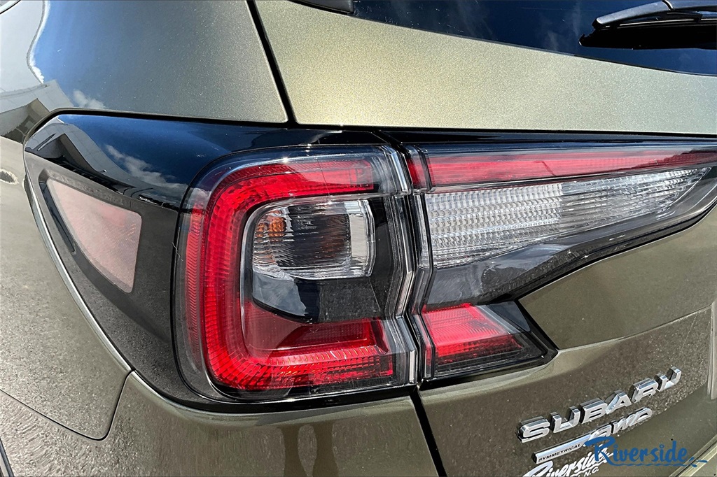 2022 Subaru Outback Premium photo 18