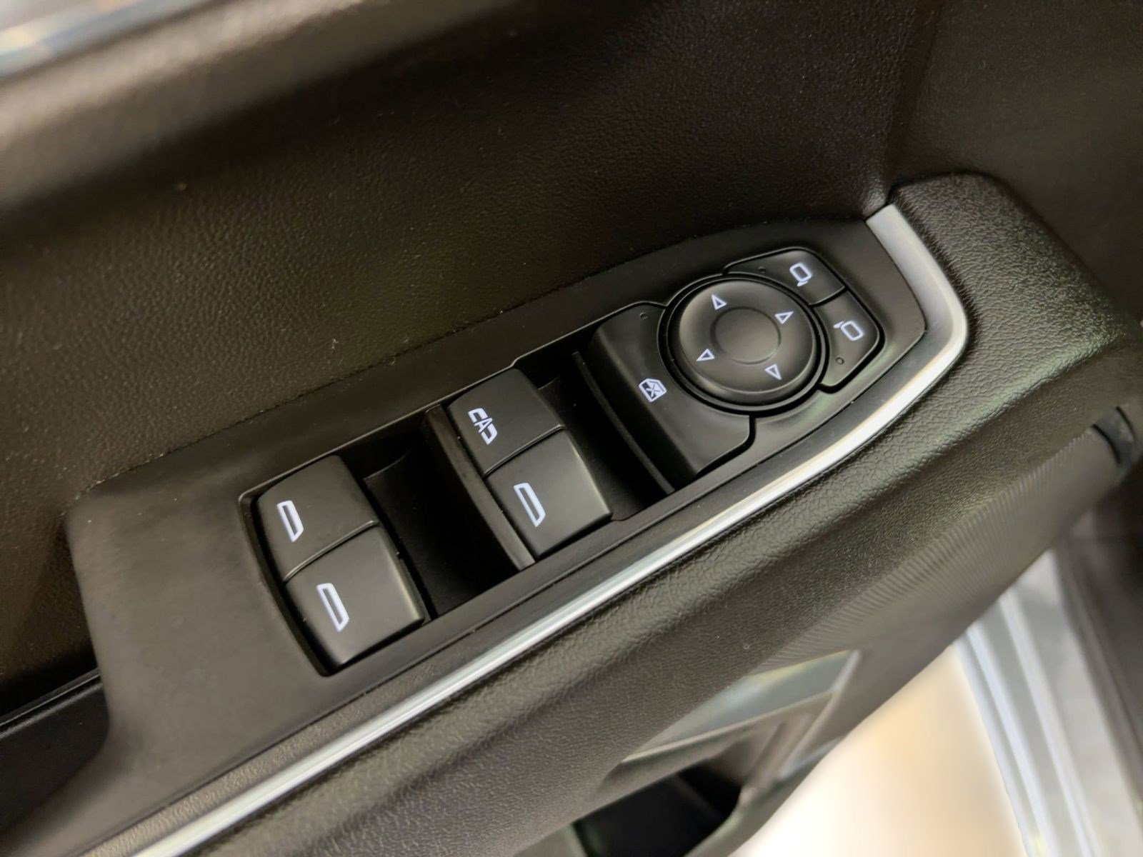 2023 Chevrolet Silverado 1500 LT photo 12