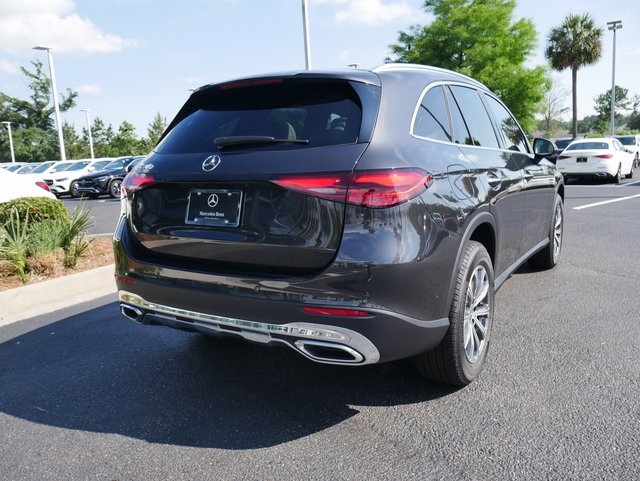2025 Mercedes Benz GLC 300 photo 4