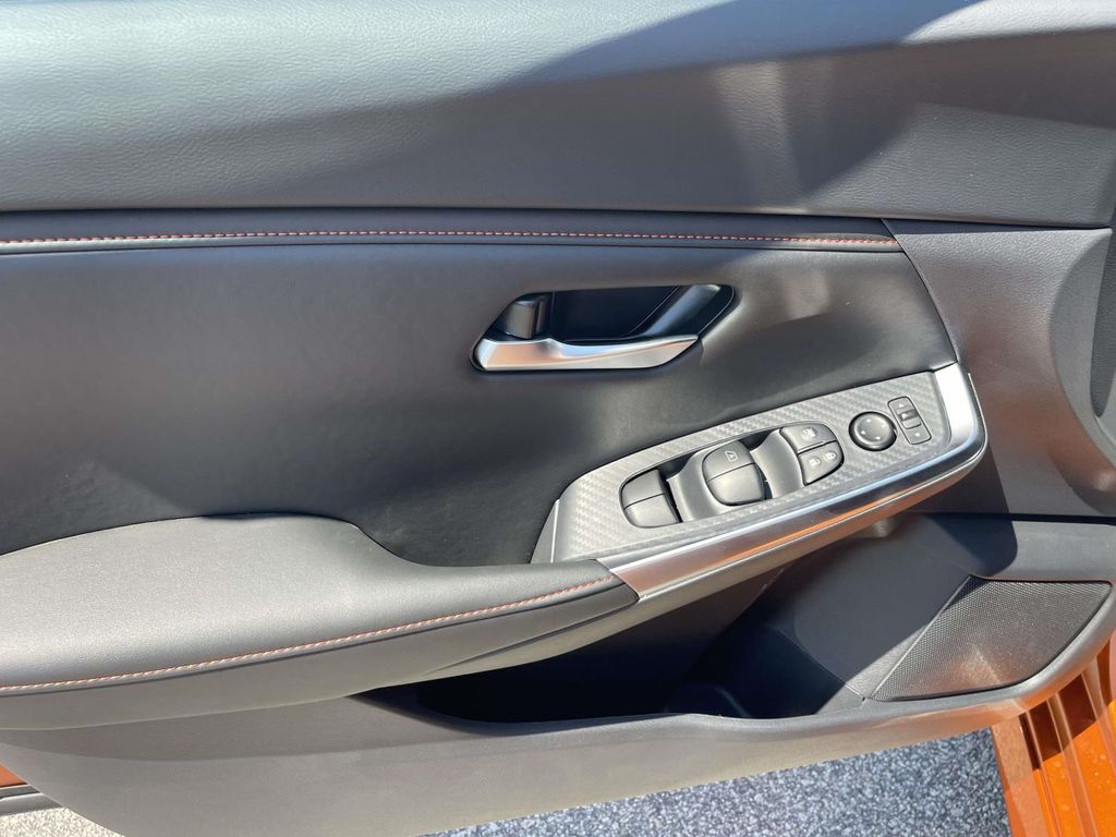 2025 Nissan Sentra SR photo 16