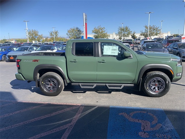 2025 Nissan Frontier PRO-4X photo 4