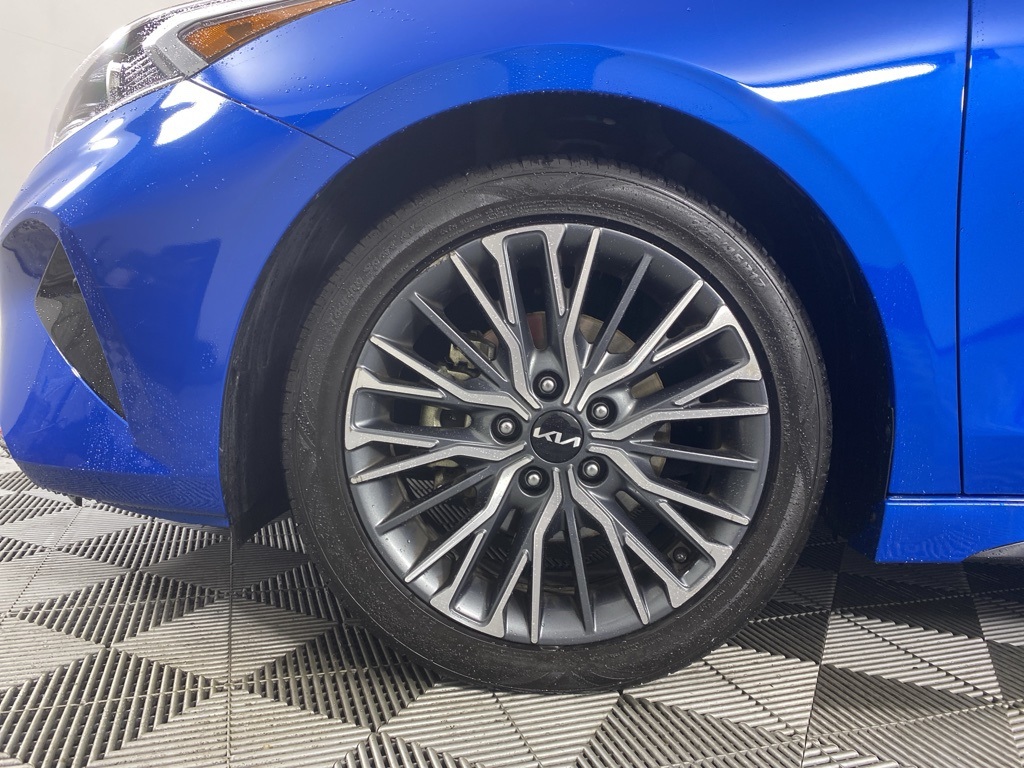 2023 Kia Forte GT-Line photo 5