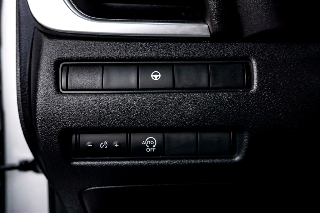 2023 Nissan Rogue SV photo 16