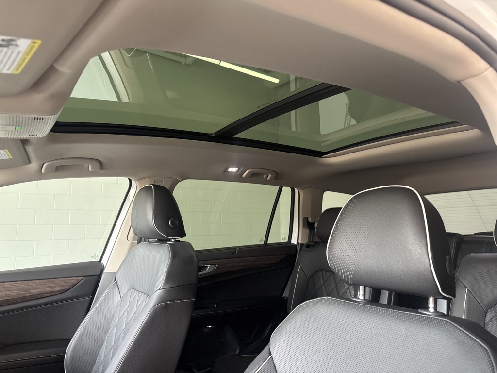 2026 Volkswagen Atlas SEL Premium R-Line photo 11