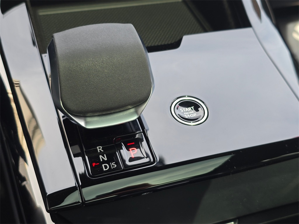 2025 Land Rover Range Rover Sport SE photo 13