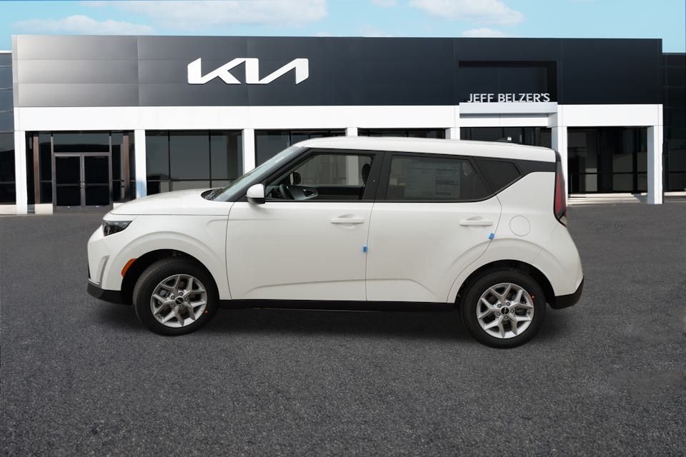 2025 Kia Soul LX photo 4