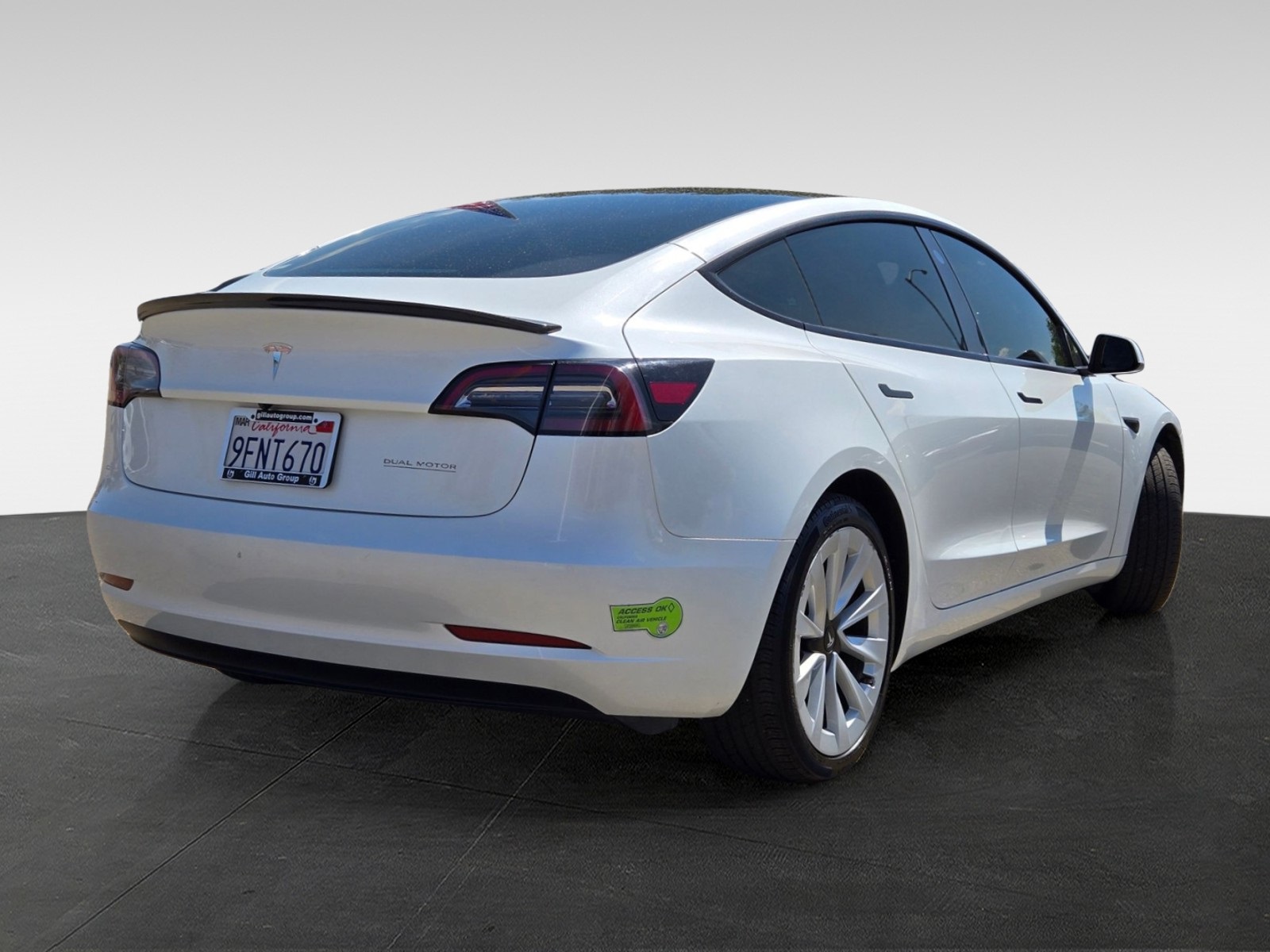 2023 Tesla Model 3 photo 4