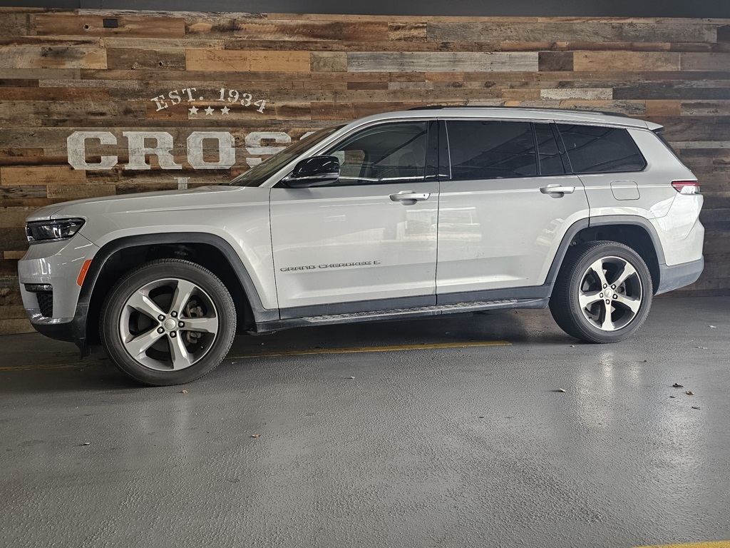 2021 Jeep Grand Cherokee Limited photo 2
