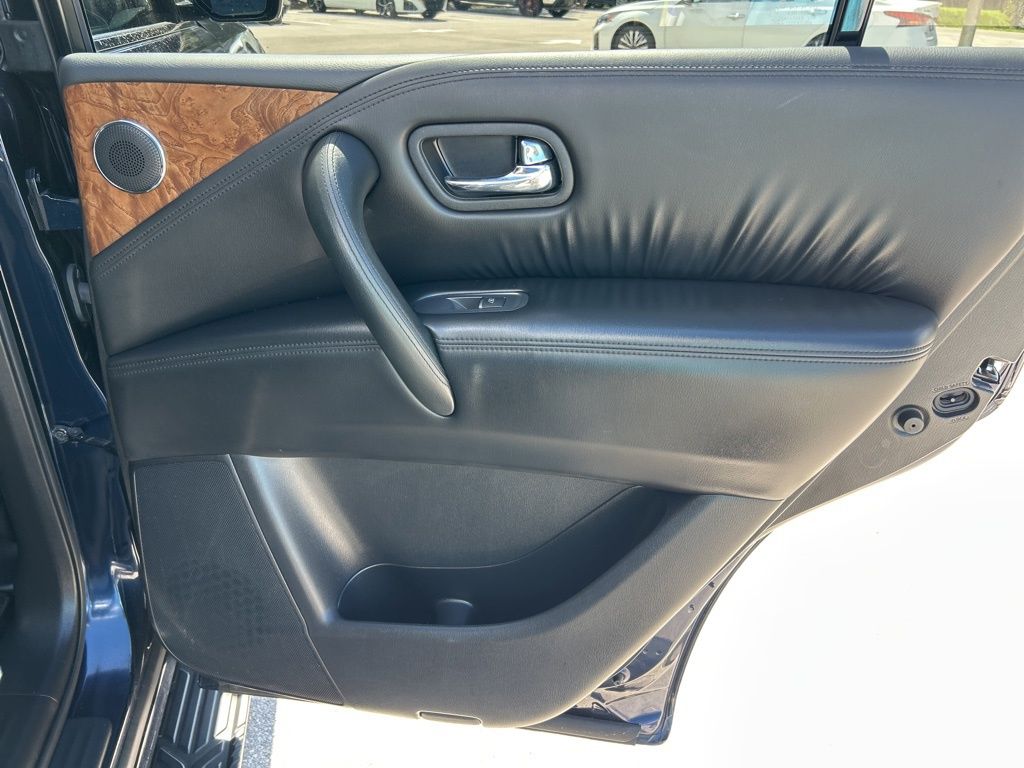 2022 Nissan Armada SL photo 38