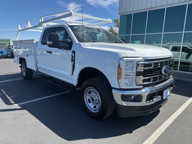 2025 Ford F-350 XL photo 2