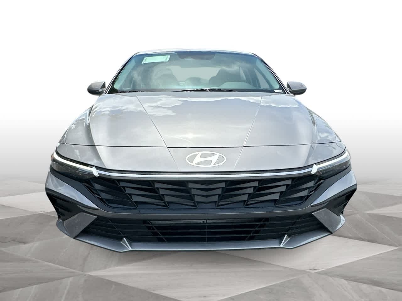 2025 Hyundai Elantra SE photo 3