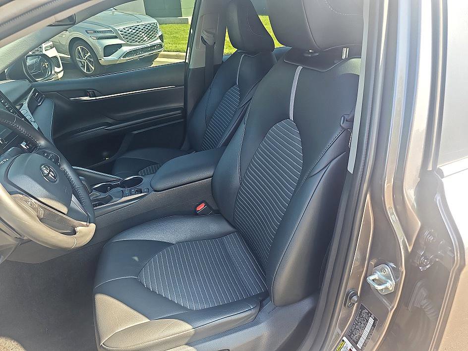 2023 Toyota Camry SE photo 12