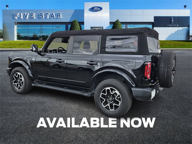 2024 Ford Bronco Outer Banks photo 2