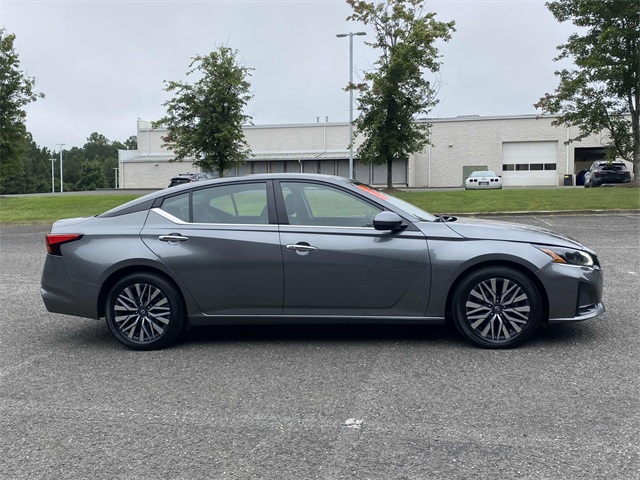 2023 Nissan Altima 2.5 SV photo 2