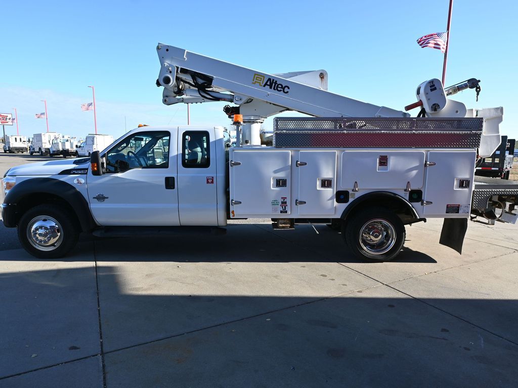 2012 Ford F-550 photo 2