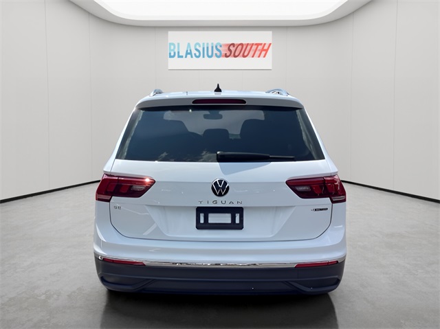 2022 Volkswagen Tiguan SE photo 4