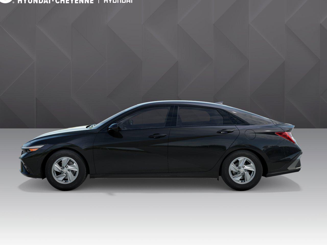 2026 Hyundai Elantra SE photo 2