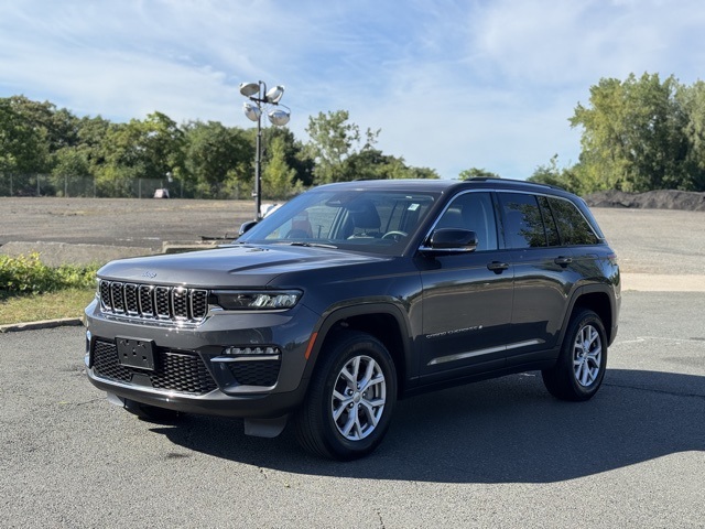 2022 Jeep Grand Cherokee Limited's photo