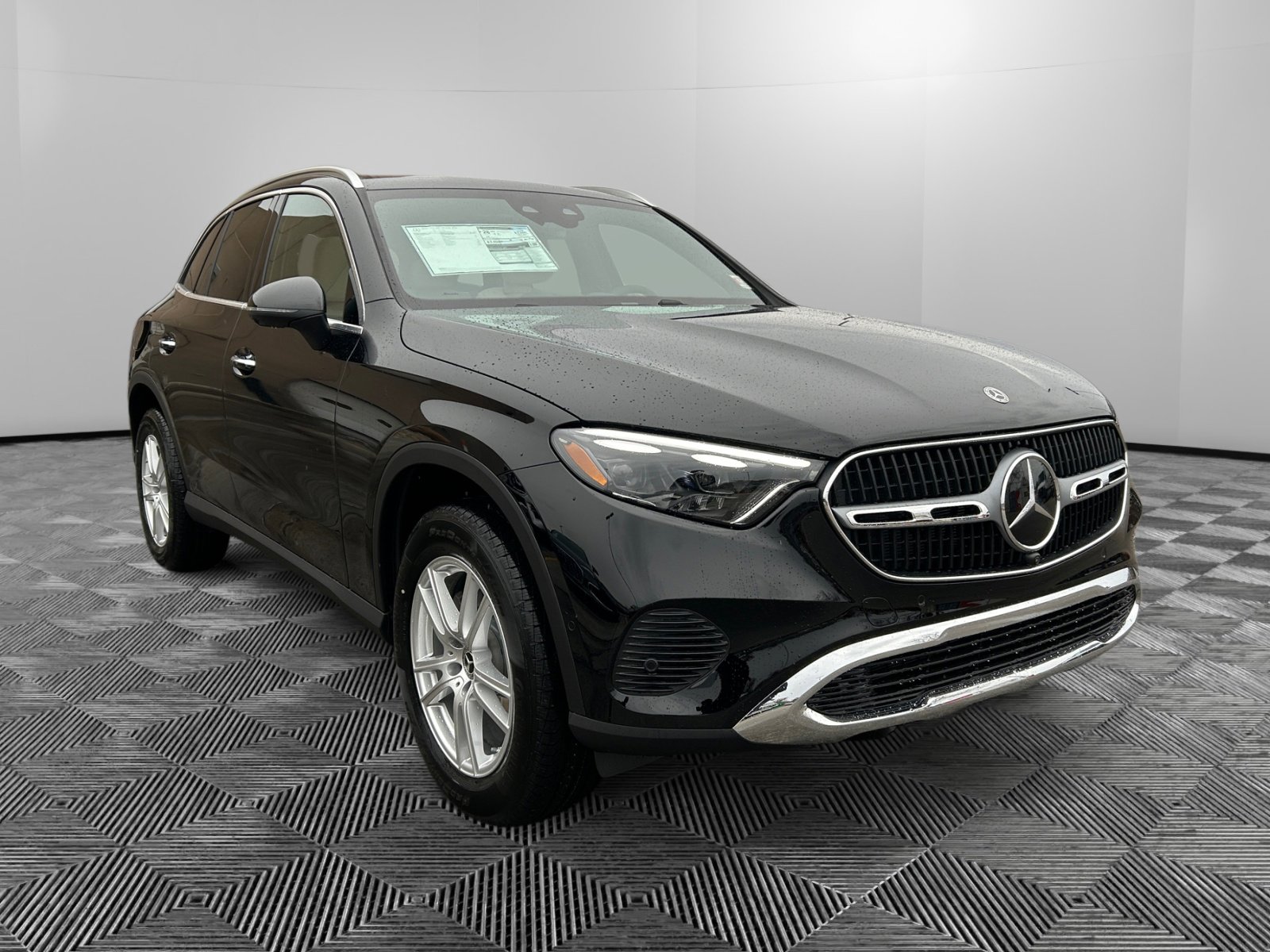 2026 Mercedes-Benz GLC Base's photo