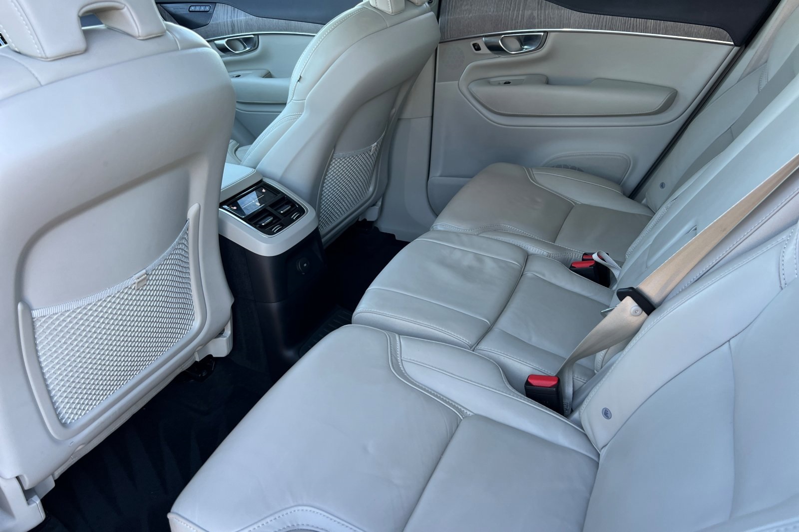 2022 Volvo XC90 Recharge T8 Inscription photo 4