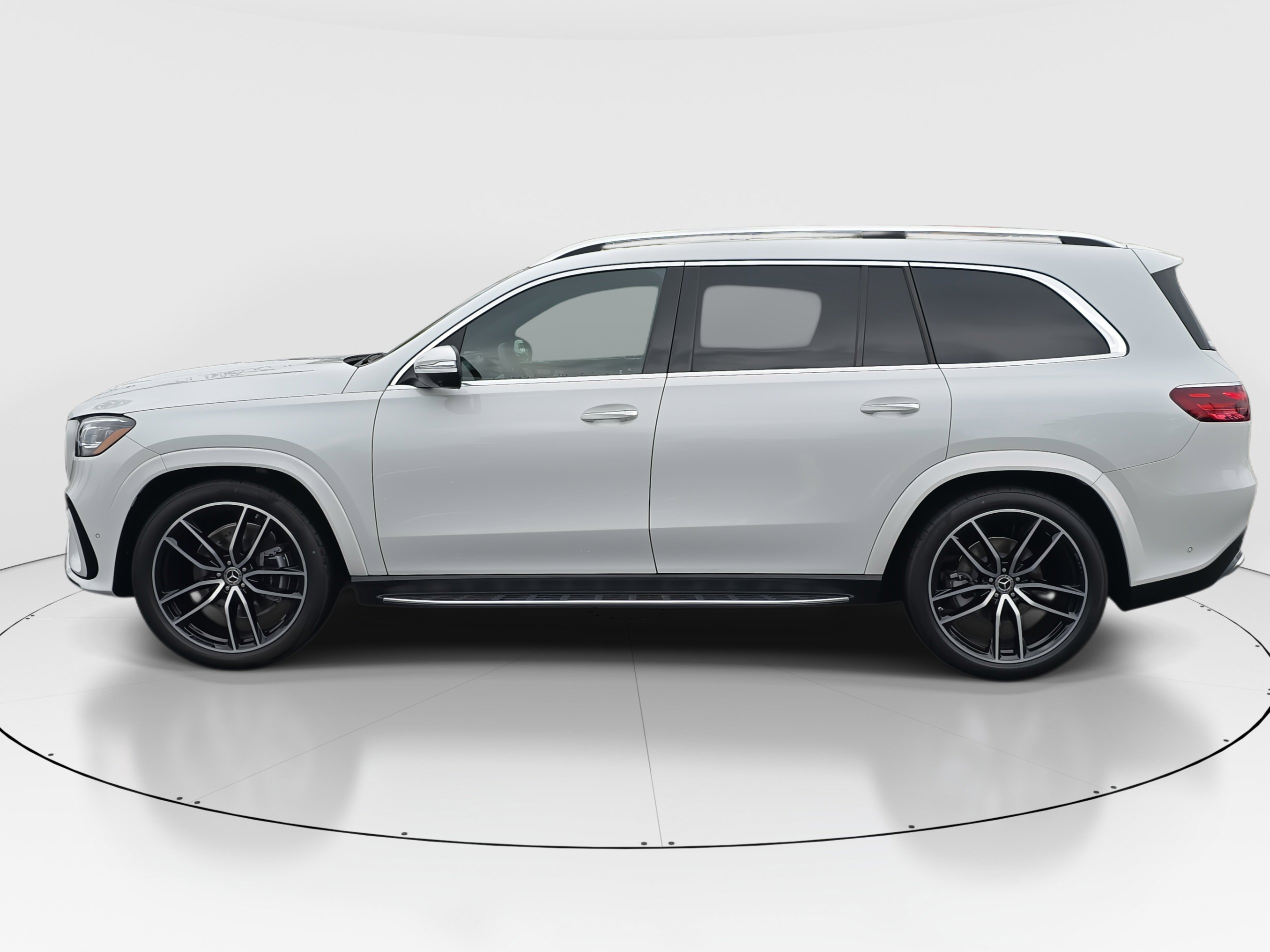 2025 Mercedes Benz GLS 580 4MATIC photo 7