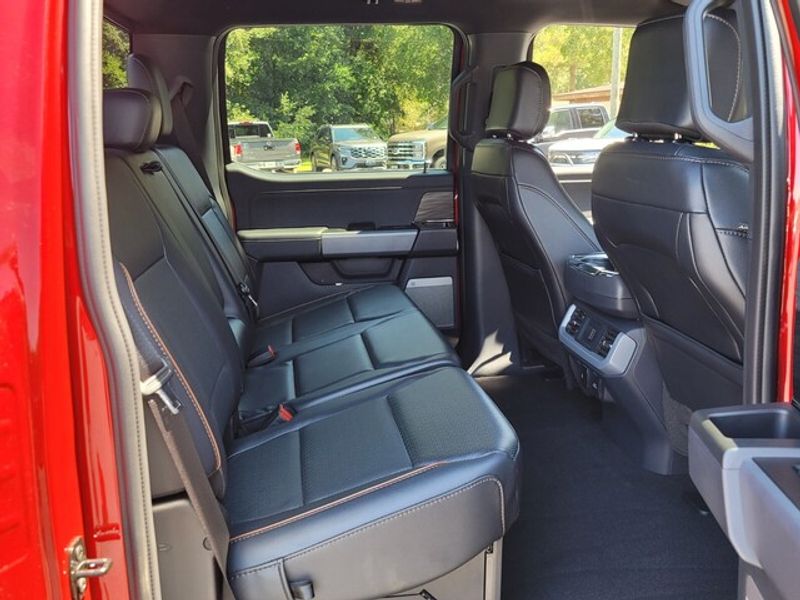2024 Ford F-150 Lariat photo 13