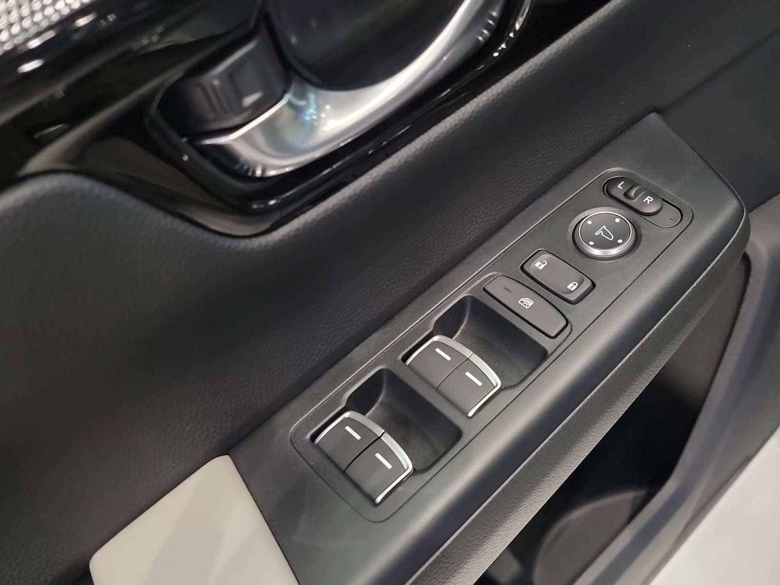 2026 Honda CR-V EX-L photo 5