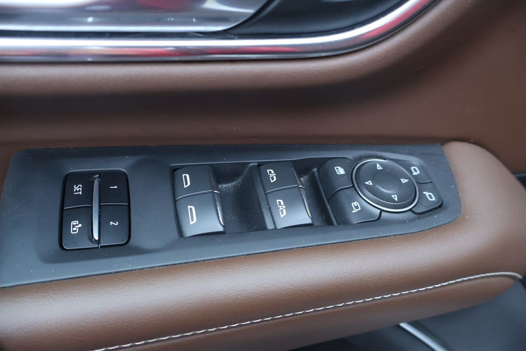 2021 Chevrolet Suburban High Country photo 17