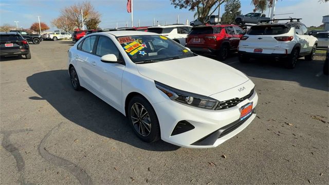 2024 Kia Forte LXS's photo