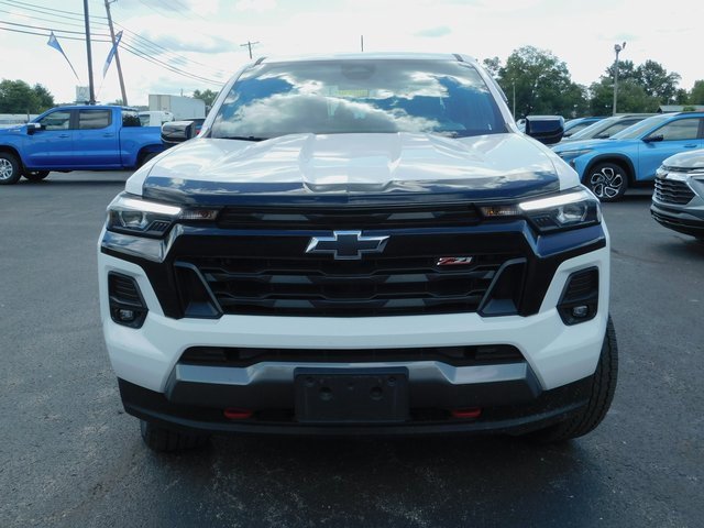 2023 Chevrolet Colorado Z71 photo 3