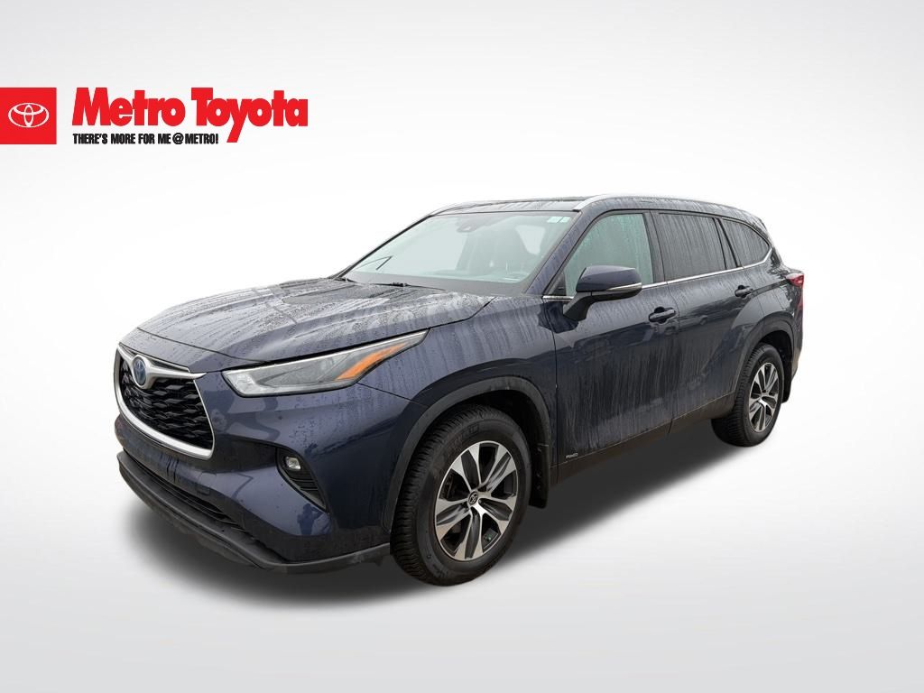 2022 Toyota Highlander XLE's photo