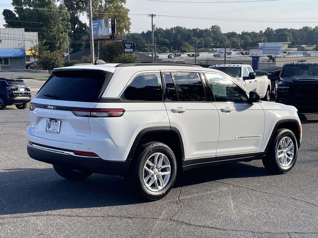 2025 Jeep Grand Cherokee Laredo X photo 4