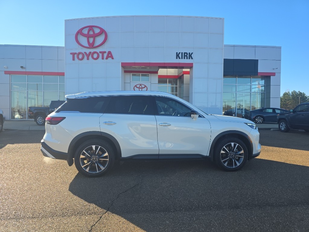 2022 INFINITI QX60 LUXE's photo