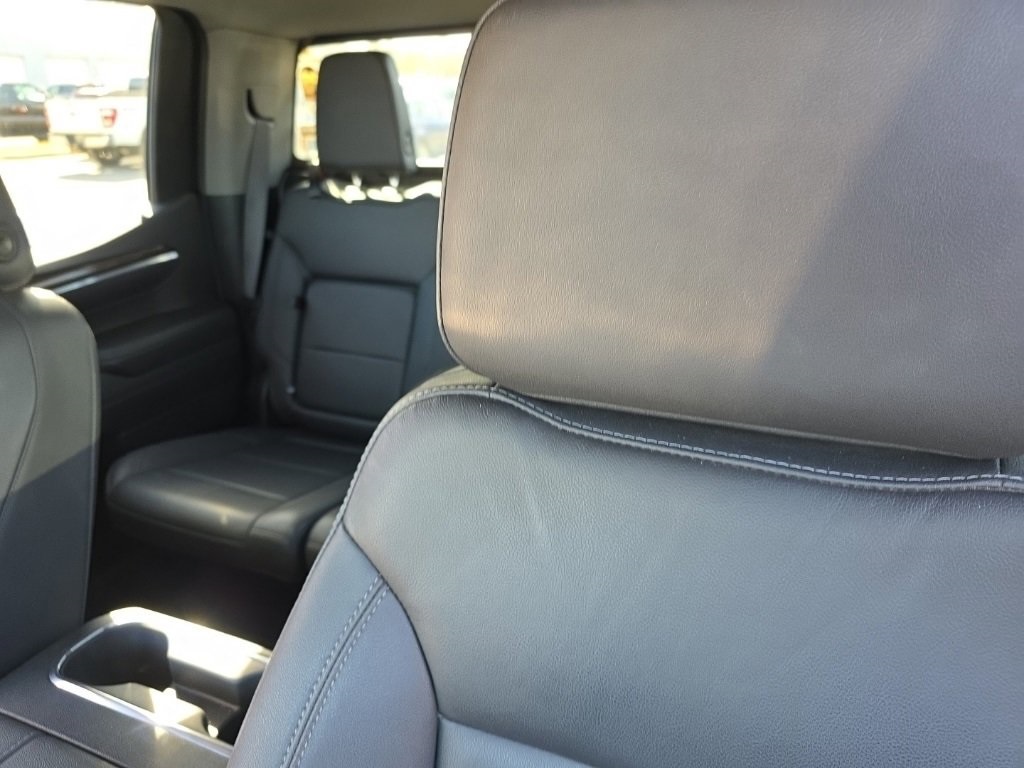 2023 Chevrolet Silverado 1500 RST photo 4