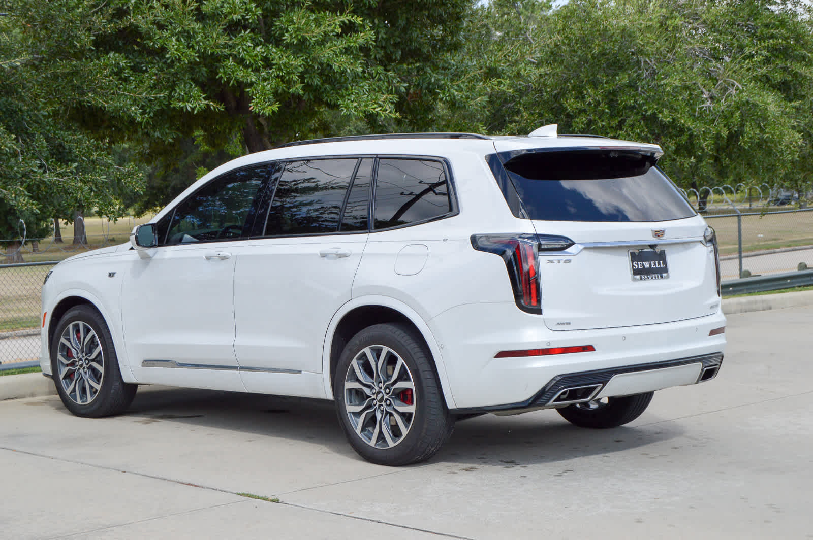 2023 Cadillac XT6 Sport photo 6