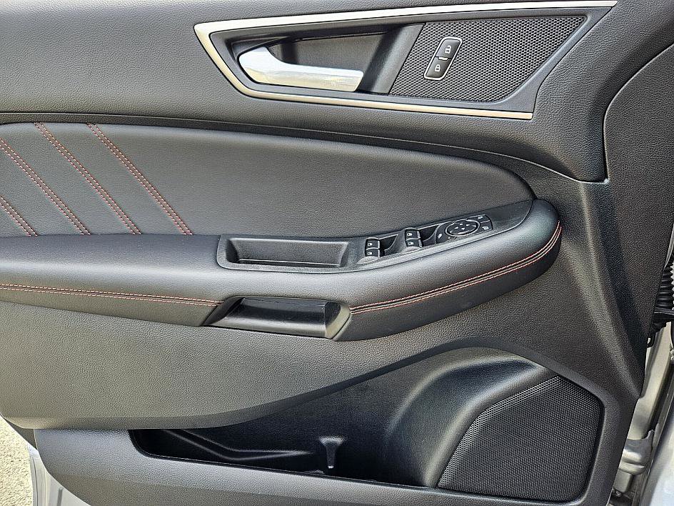 2022 Ford Edge ST-Line photo 29