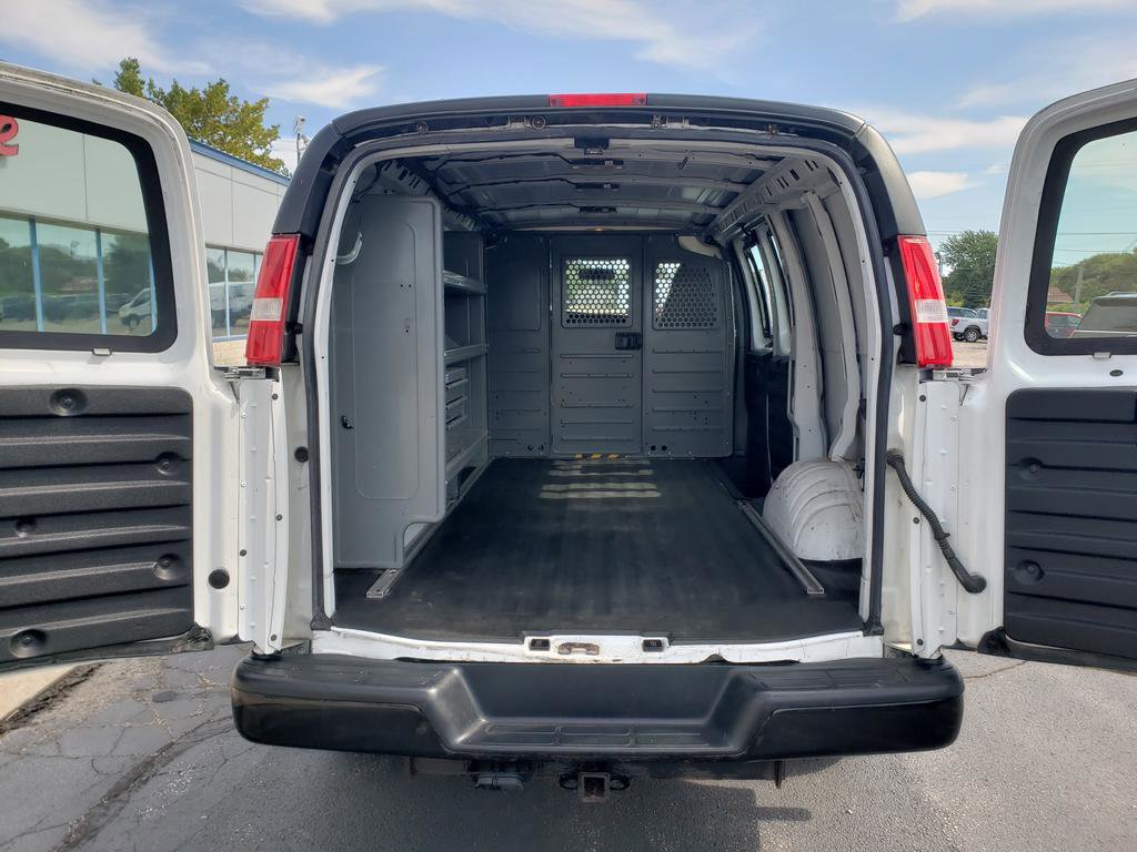 2017 Chevrolet Express 2500 Cargo photo 5