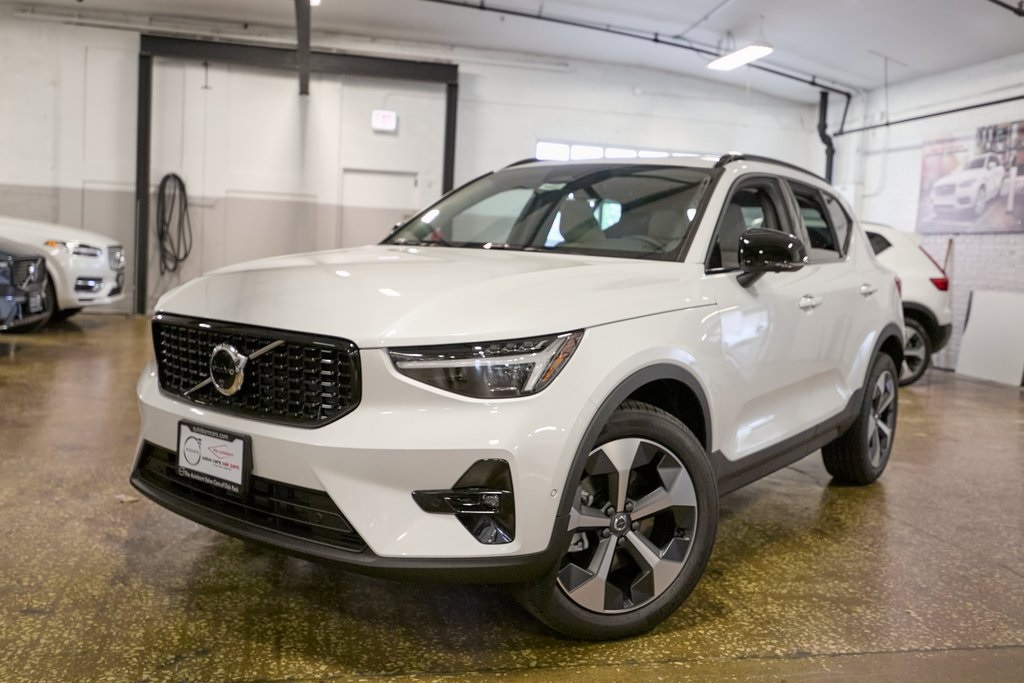 2026 VOLVO XC40 - Image 20