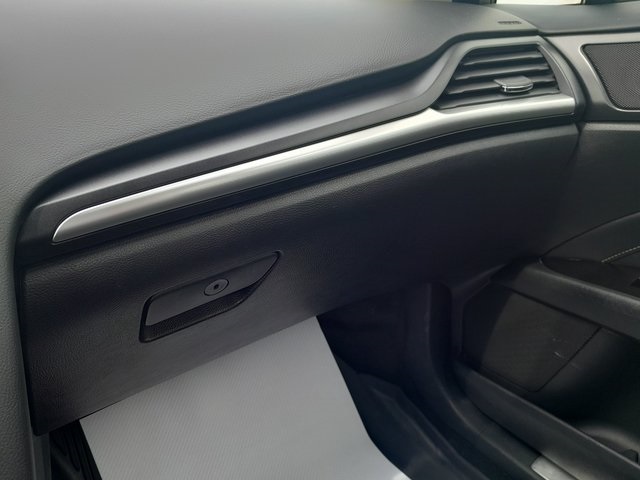 2019 Ford Fusion Energi Titanium photo 34