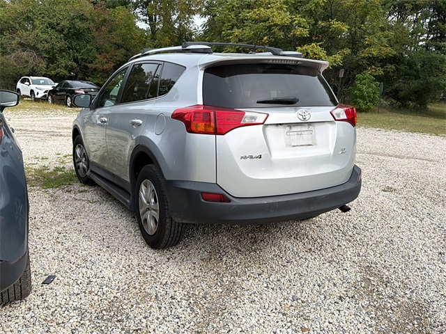 2013 Toyota RAV4 LE photo 2