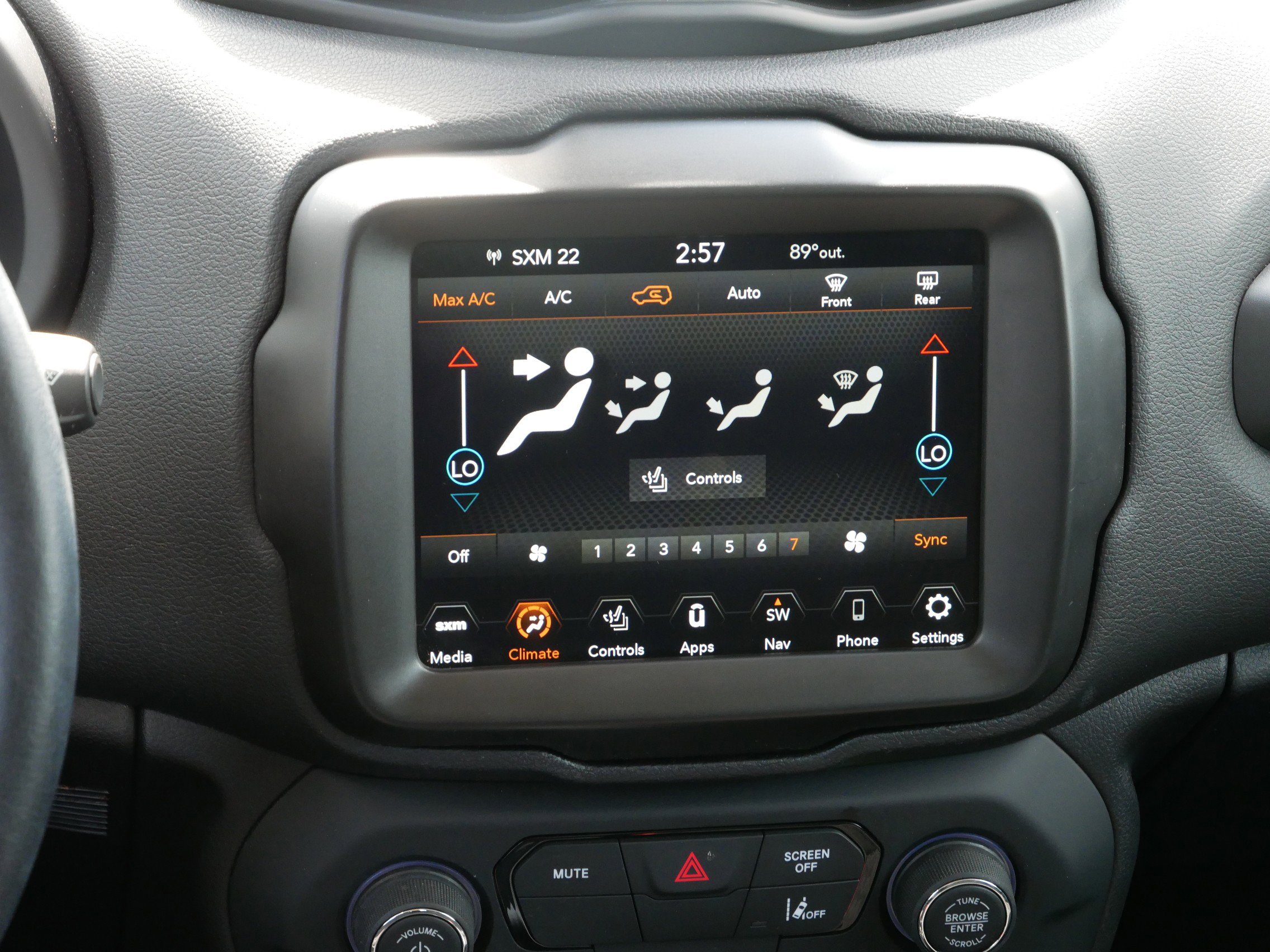 2022 Jeep Renegade Latitude photo 14