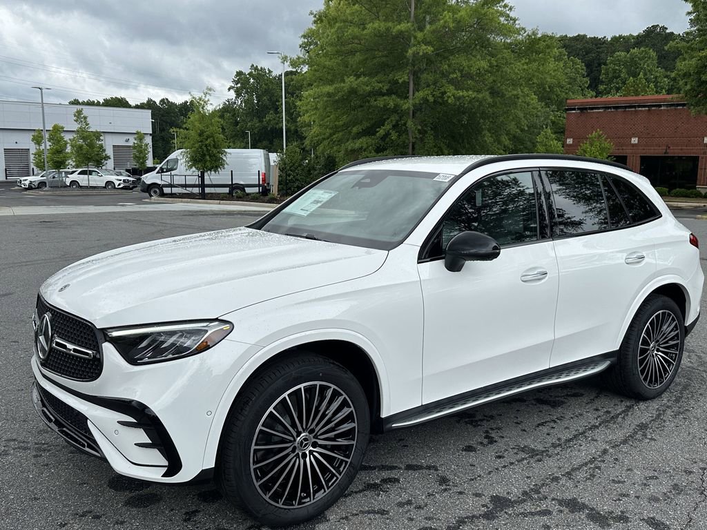 2025 Mercedes Benz GLC 300 4MATIC photo 4