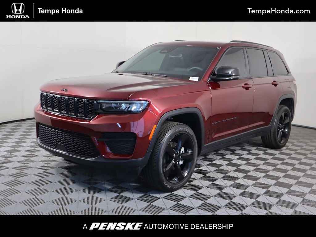 2023 Jeep Grand Cherokee Altitude's photo