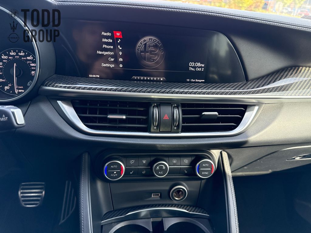 2018 Alfa Romeo Stelvio Quadrifoglio photo 19