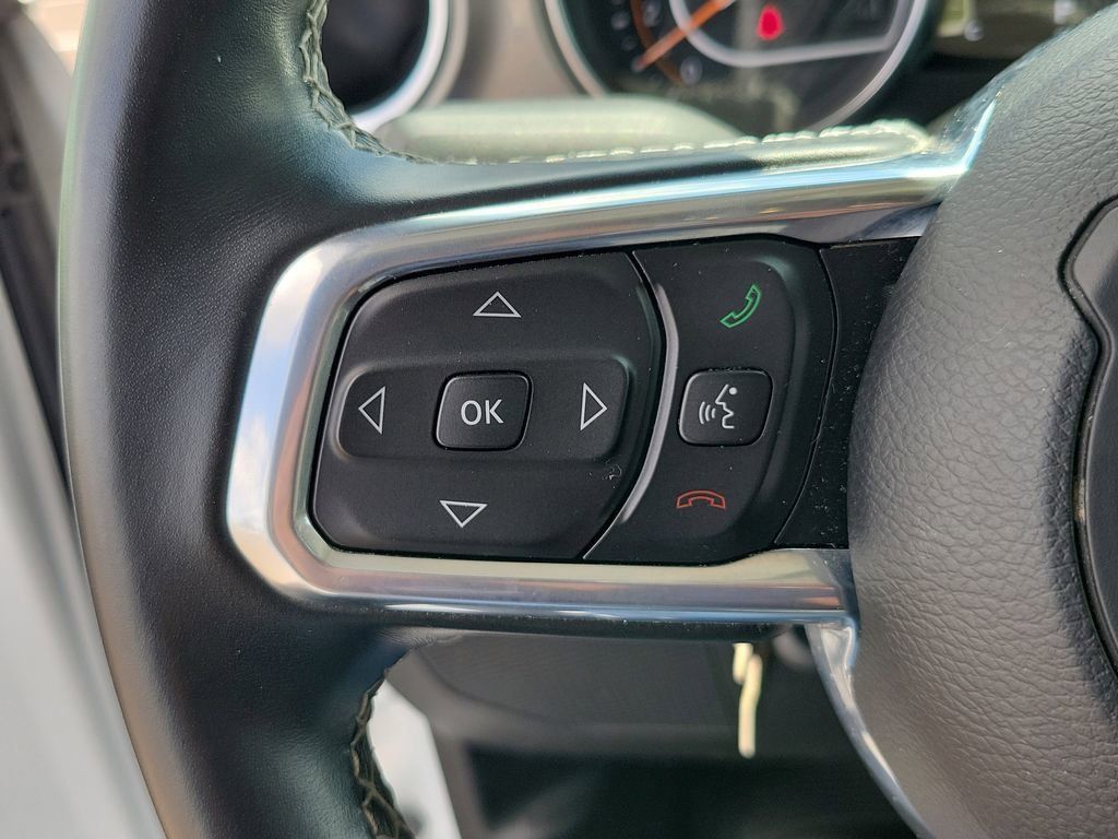 2021 Jeep Wrangler Unlimited Sahara photo 12